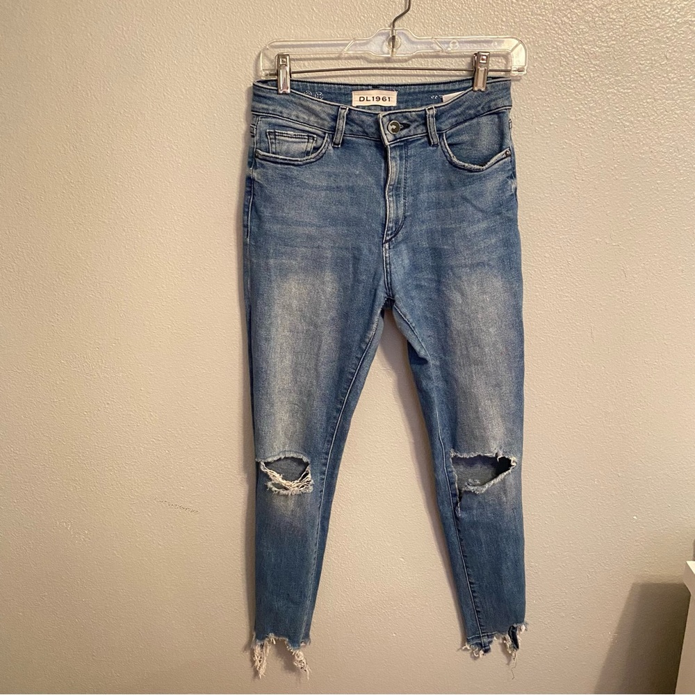 DL1961 high waist stretchy ripped jeans
